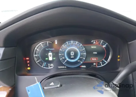 2017 Cadillac Escalade Luxury z USA, uszkodzony, nr VIN 1GYS4BKJ0HR199034